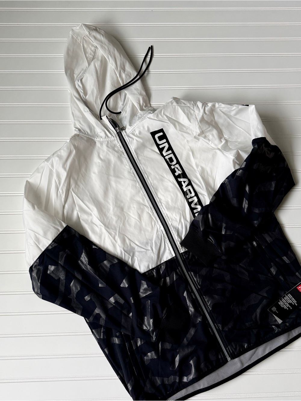 Under Armour White and Black Patterned Hooded Windbreaker